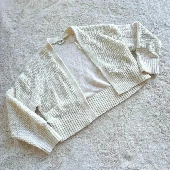 Abercrombie & Fitch Cardigan size XS - Picture 1 of 3